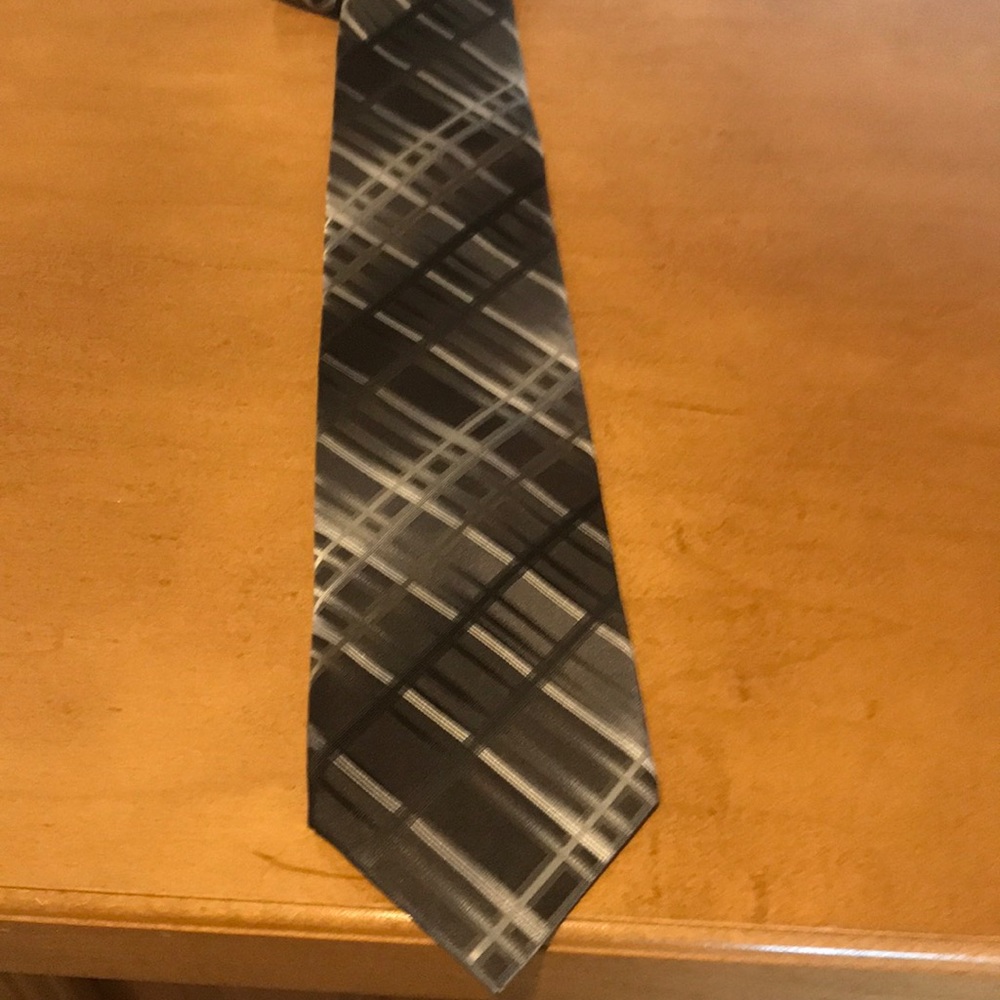 Van Huesen Black and silver tie